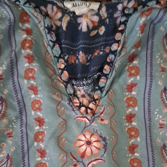 Anthropologie Chic Floral Women's Blouse in Blue. Boho - Picture 3 of 6